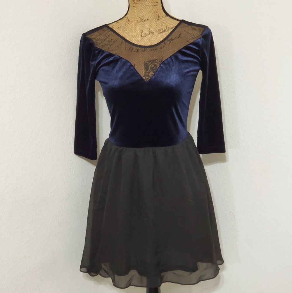 DIVIDED H & M Blue velvet black Mesh Inset Long Sleeve sz.8